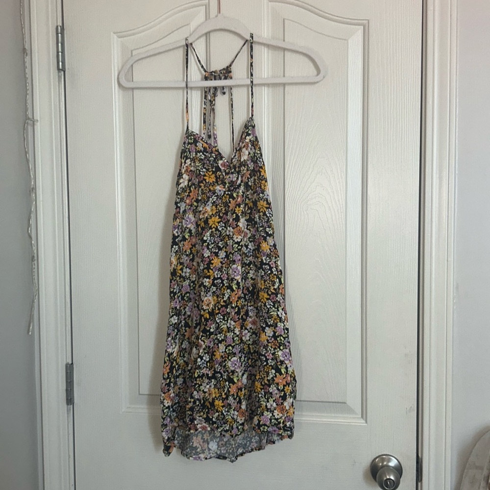 Adjustable tie in back, size small, perfect spring dress